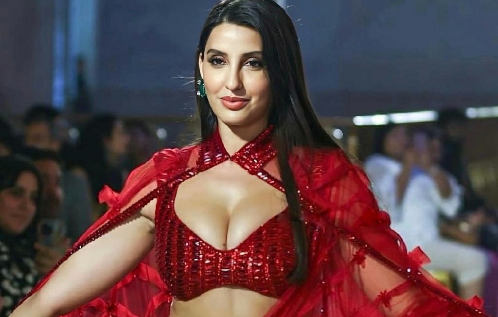 Nora Fatehi Red Hot